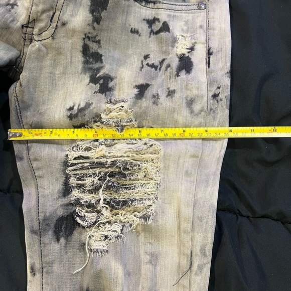 Machine Distressed Ripped Stonewashed Straight Leg Gray and Black Jeans Size 9 - Picture 11 of 13